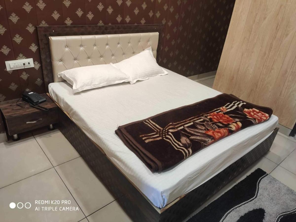 Hotel 7 Deep Ludhiana Exterior foto